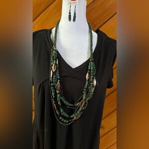 Wooden green necklace and earrings set